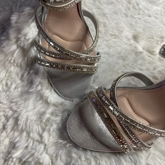 Kelly & Katie Women's Silver Rhinestone Sandals 9 1/2 NWOT - Picture 13 of 15